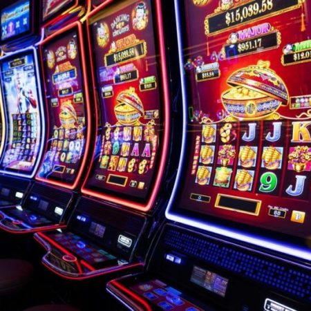 Wie spielt man Spielautomaten in einem Casino?